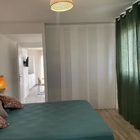 Ubytování v soukromí D'hote De Sally *