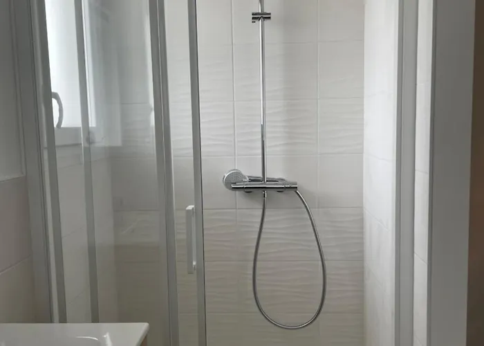 D'hote De Sally 홈스테이 앙데르노스레방