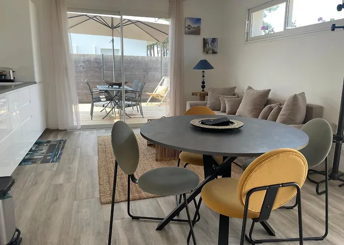 D'hote De Sally 홈스테이 앙데르노스레방